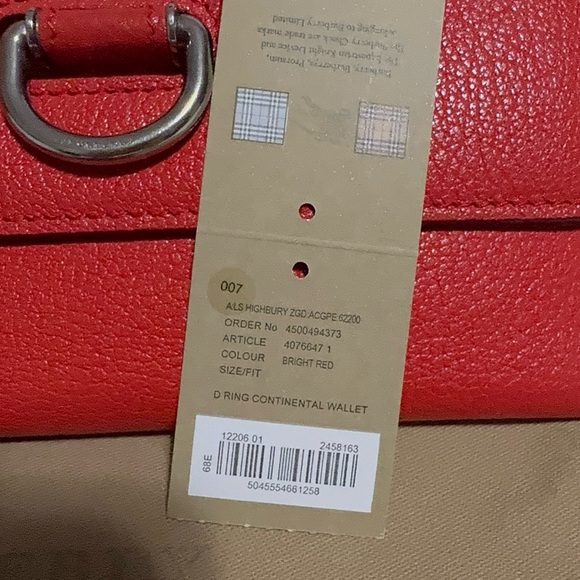 Authentic Burberry D-ring Grainy Leather Continental Wallet - Picture 8 of 9